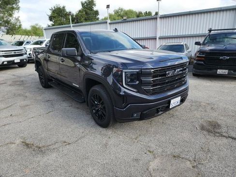 Used 2023 GMC Sierra 1500 Elevation w/ LPO, Elevation Black Package RWD image 2