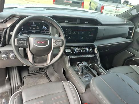 Used 2025 GMC Sierra 1500 AT4X image 21