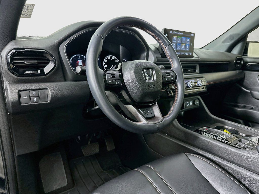 Used 2023 Honda Pilot TrailSport image 10