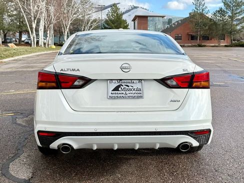 New 2025 Nissan Altima 2.5 SL image 9