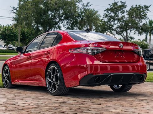 Used 2024 Alfa Romeo Giulia Veloce RWD image 3