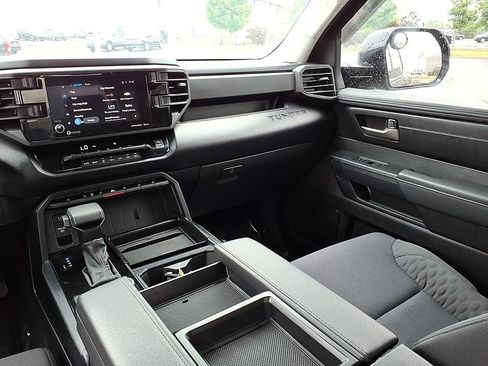 Used 2023 Toyota Tundra SR5 w/ SR5 Convenience Package AWD/4WD image 23