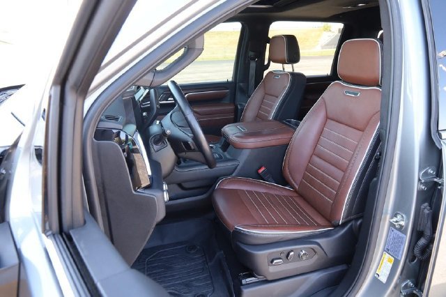 Used 2025 GMC Sierra 2500 Denali Ultimate AWD/4WD image 10