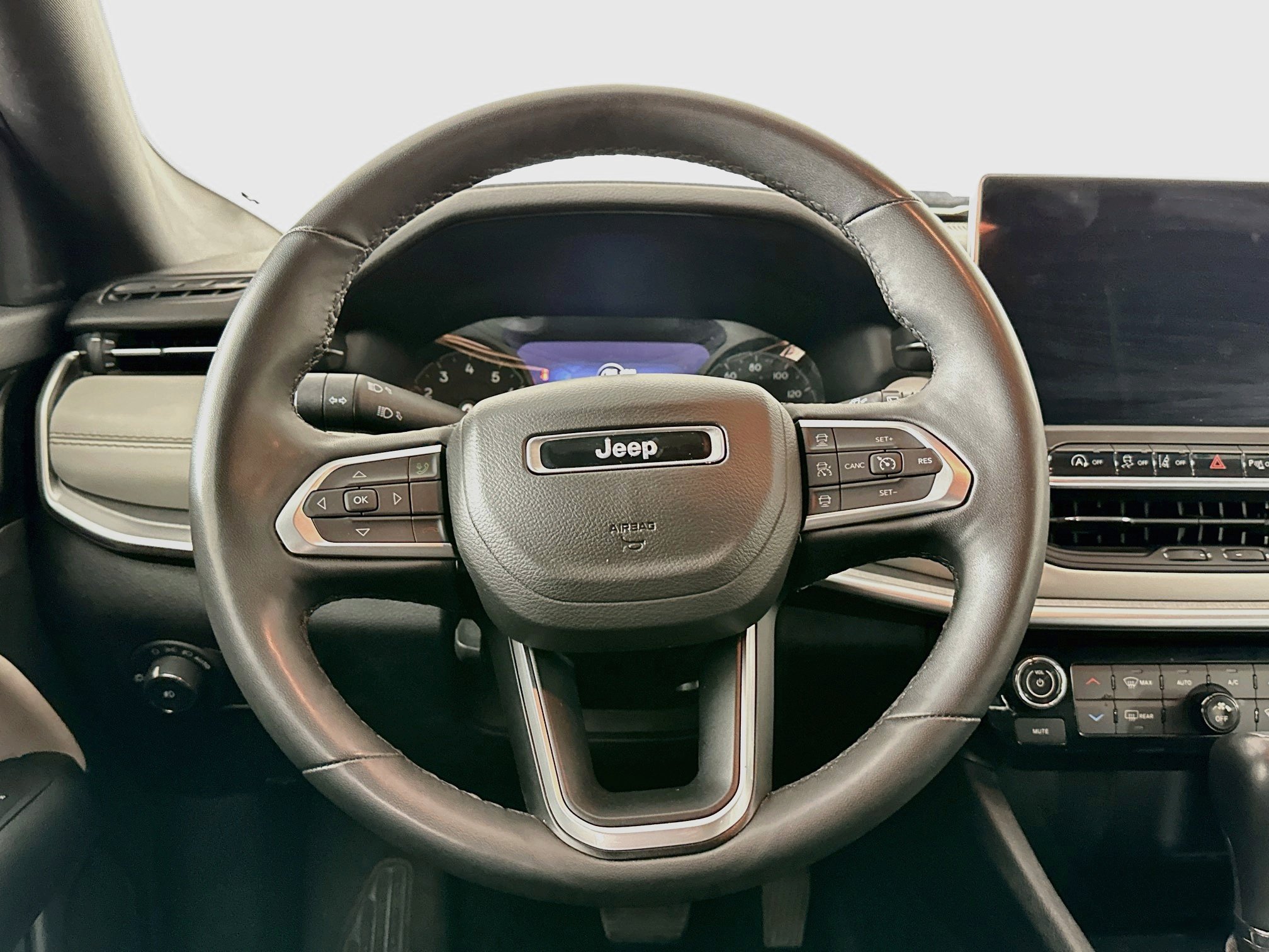 Used 2025 Jeep Compass Limited AWD/4WD image 18