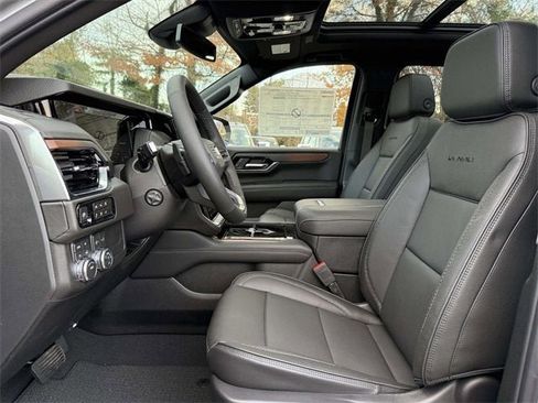 New 2026 GMC Yukon XL Denali w/ Sun & Power Step Package image 8