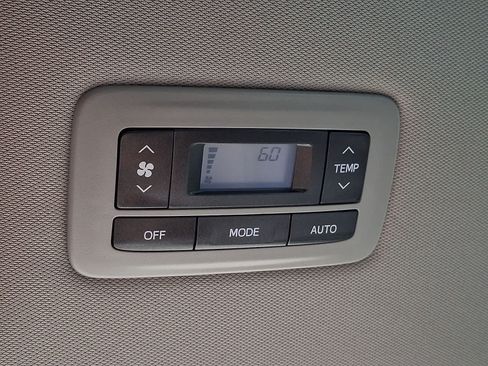 Used 2016 Toyota Sienna XLE Premium AWD/4WD image 13