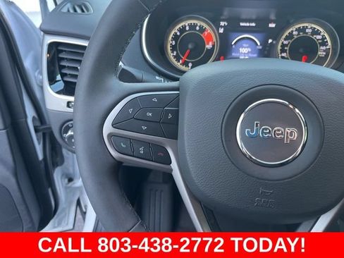 Used 2021 Jeep Cherokee Limited w/ Trailer Tow Group AWD/4WD image 21