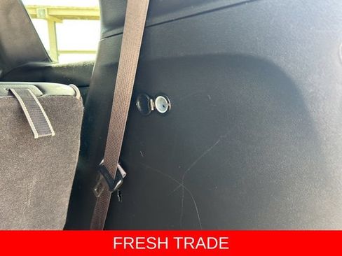 Used 2024 Chrysler Pacifica Premium FWD image 10