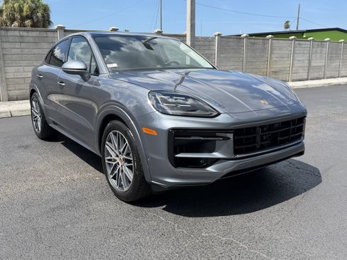 New 2026 Porsche Cayenne GTS AWD/4WD image 8