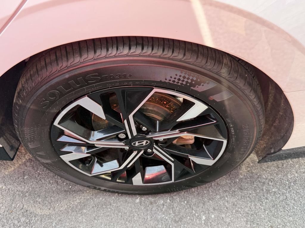 Certified 2025 Hyundai Sonata SEL AWD/4WD image 9