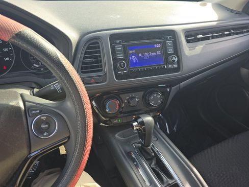 Used 2017 Honda HR-V LX image 11