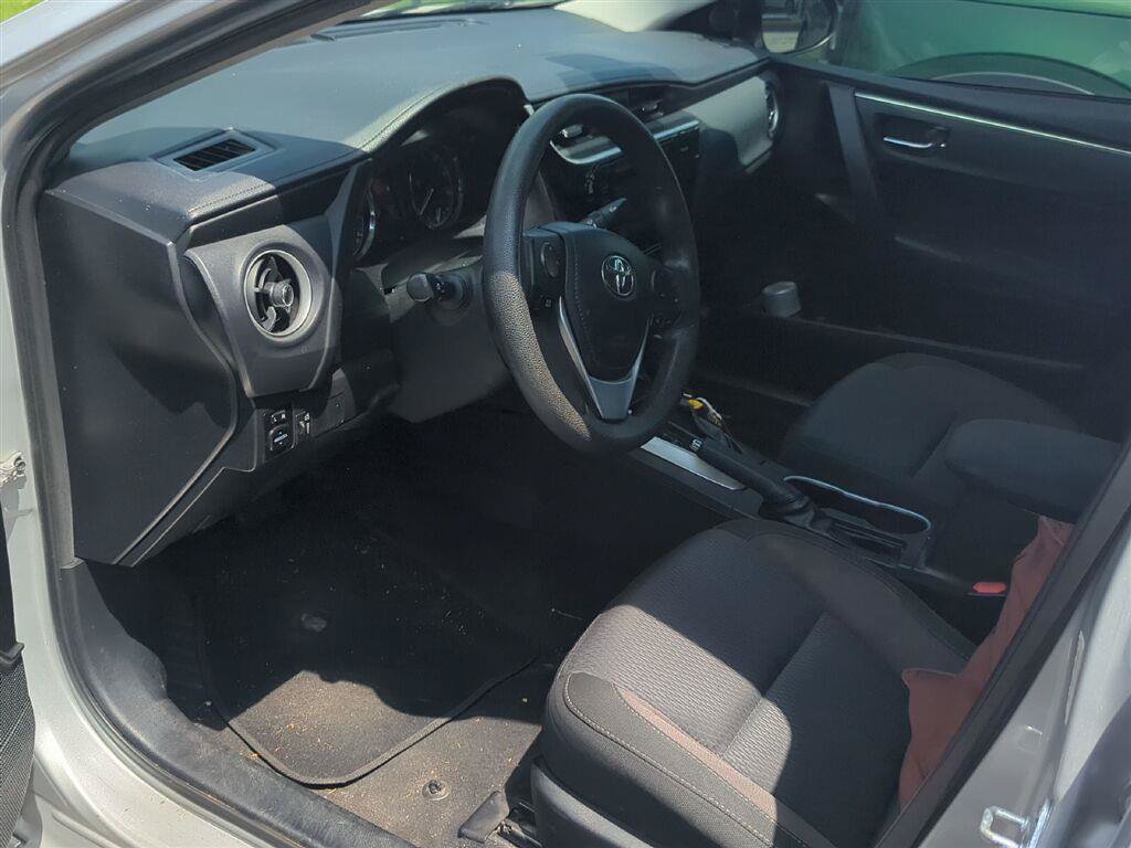 Used 2017 Toyota Corolla LE FWD image 5