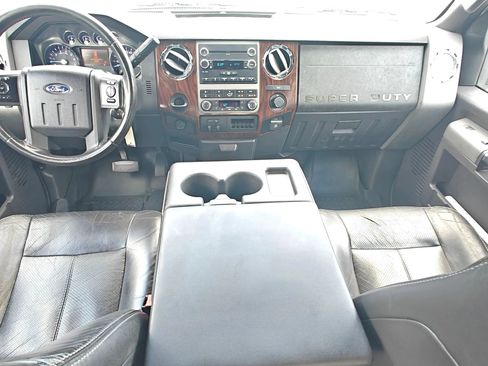 Used 2011 Ford F250 Lariat w/ Lariat Interior Pkg RWD image 18