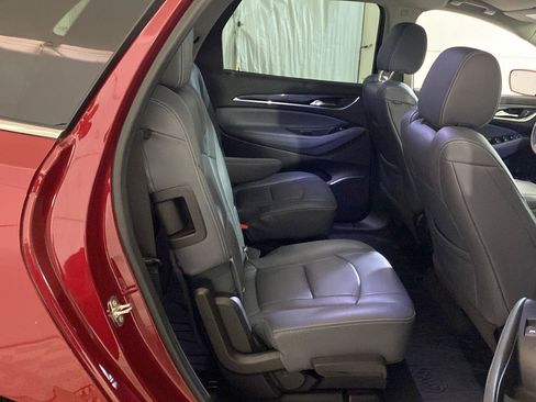 Used 2019 Buick Enclave Essence FWD image 27