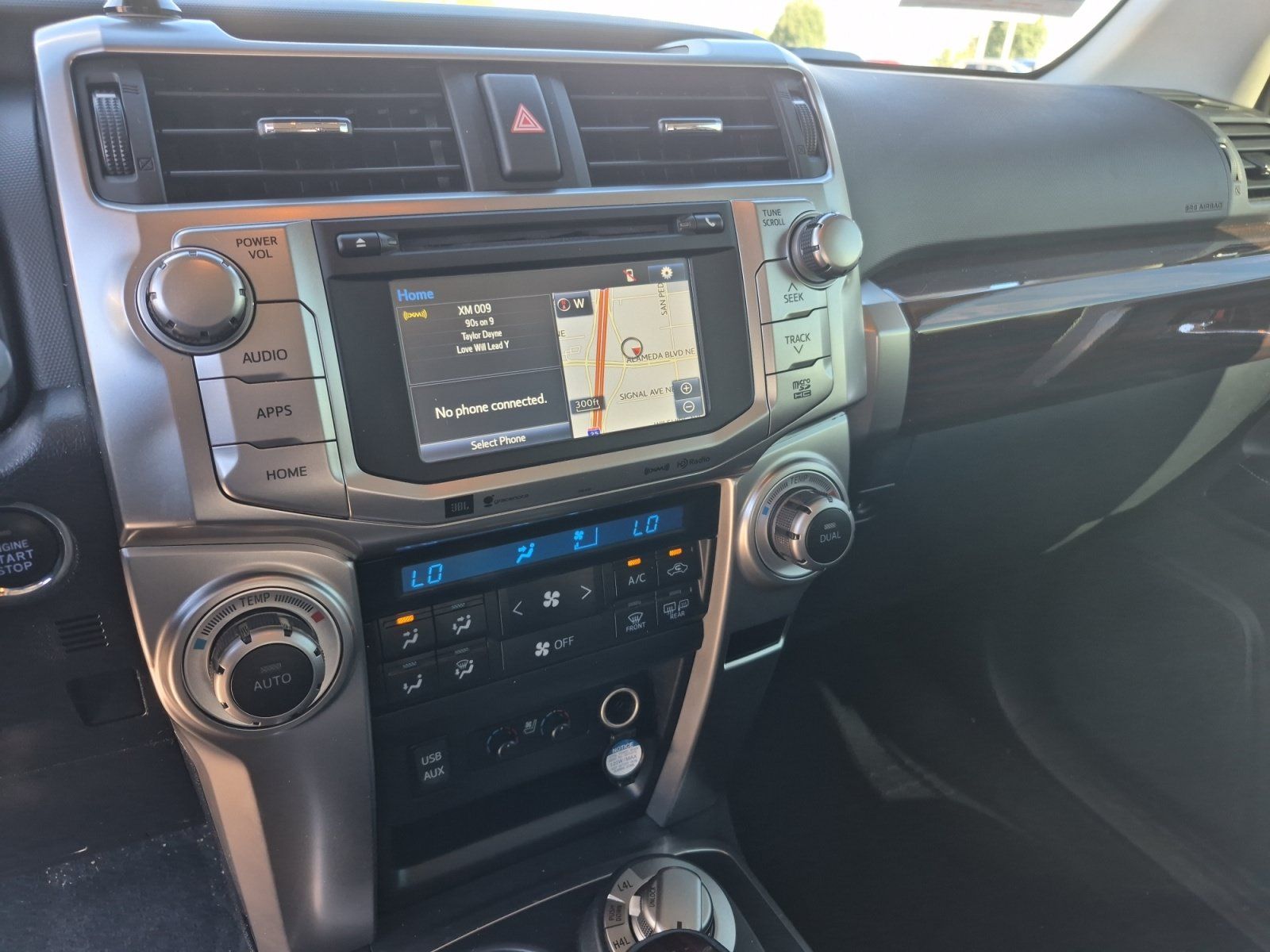 Used 2019 Toyota 4Runner SR5 AWD/4WD image 11