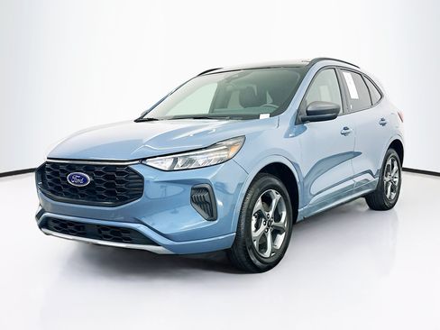 Used 2024 Ford Escape ST-Line w/ Tech Pack #1 AWD/4WD image 3