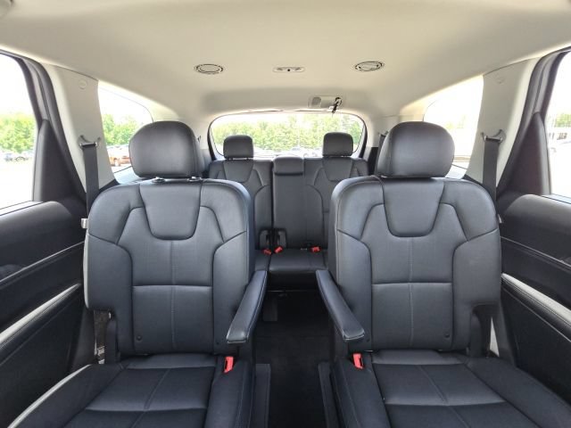 Used 2025 Kia Telluride EX w/ EX Captain's Chair Package FWD image 19