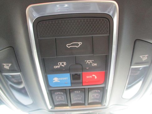 New 2026 Jeep Cherokee Overland w/ Advanced Pro Tech Group AWD/4WD image 17