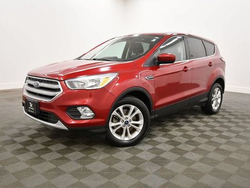 Used 2017 Ford Escape SE AWD/4WD image 2