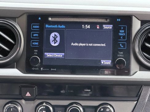 Used 2017 Toyota Tacoma TRD Off-Road w/ Tow Package (A/T) AWD/4WD image 16