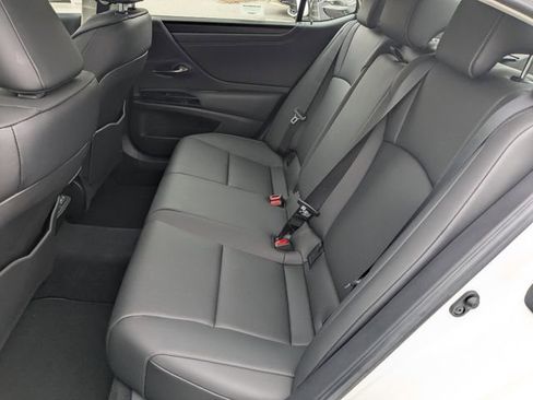 Certified 2025 Lexus ES 350 w/ Premium Package image 13