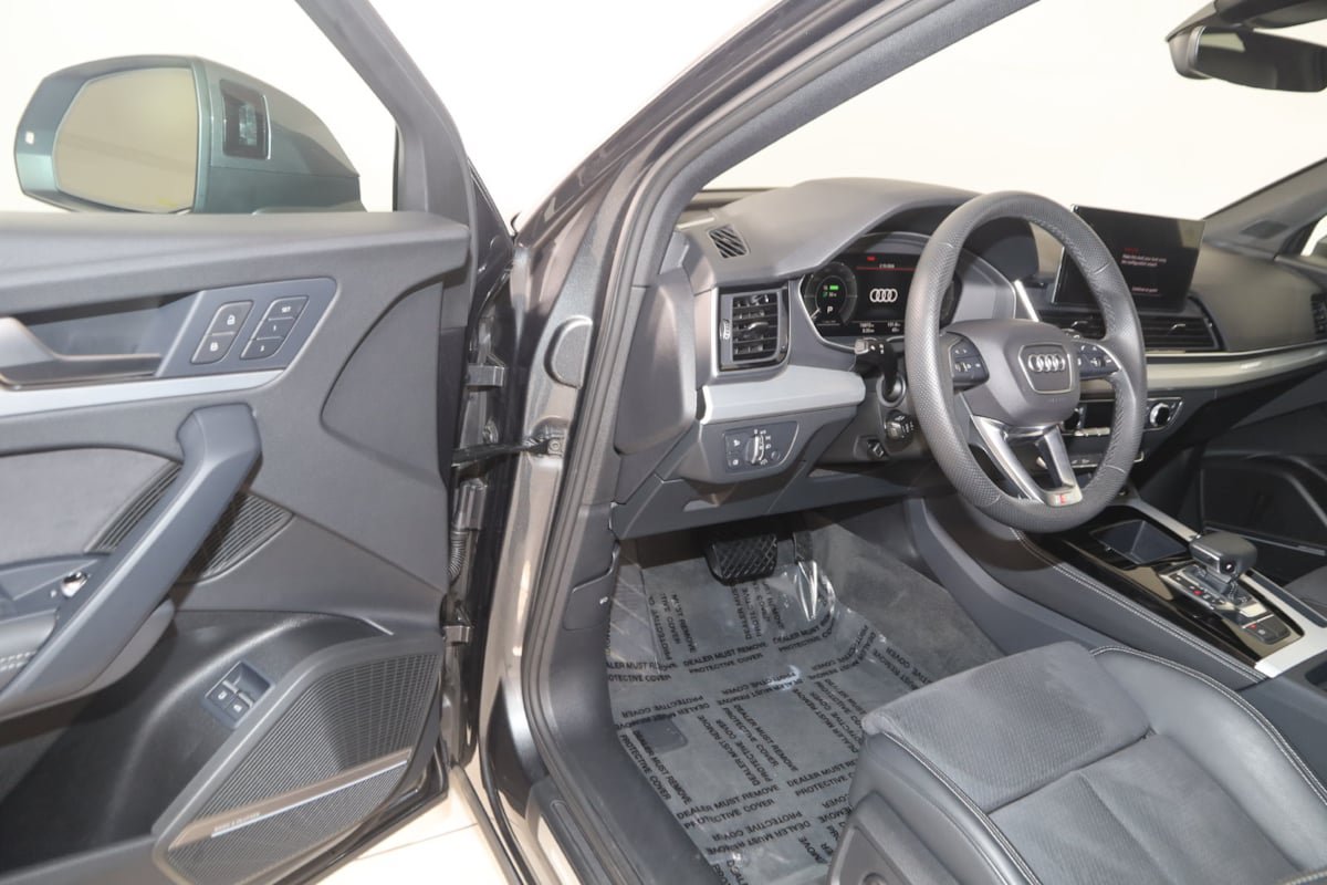 Used 2025 Audi Q5 e Premium Plus AWD/4WD image 40