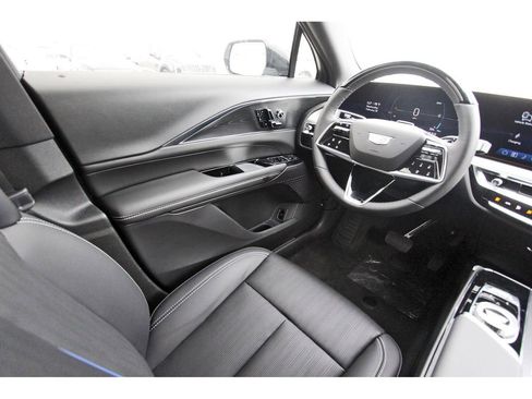 New 2026 Cadillac Lyriq Sport image 8