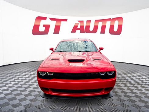 Used 2015 Dodge Challenger SRT Hellcat image 2