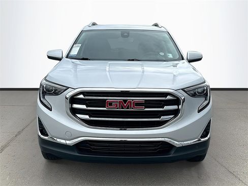 Used 2020 GMC Terrain SLT w/ Preferred Package image 2