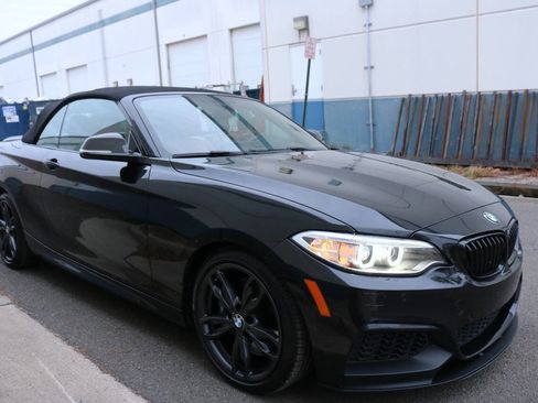 Used 2016 BMW M235i Convertible image 4