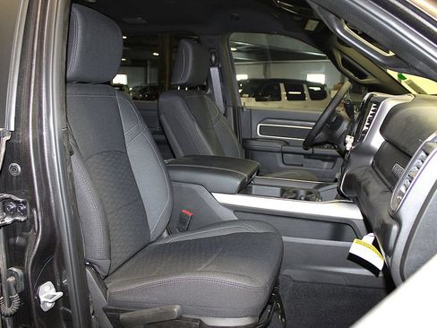 New 2026 RAM 2500 Big Horn AWD/4WD image 32