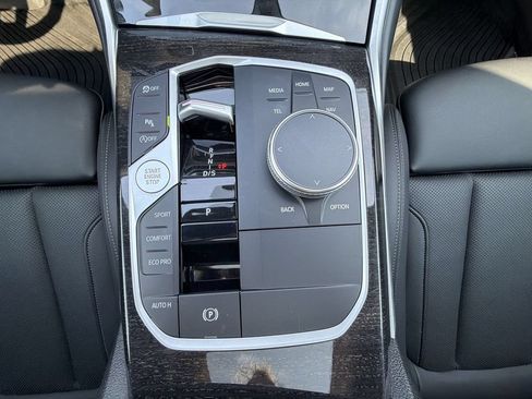 Used 2024 BMW 330i xDrive Sedan w/ Premium Package AWD/4WD image 25