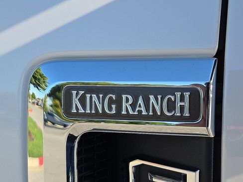 Used 2017 Ford F250 King Ranch w/ King Ranch Ultimate Package AWD/4WD image 9