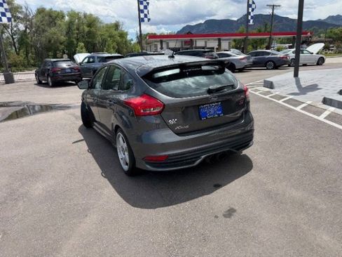 Used 2016 Ford Focus ST FWD image 9