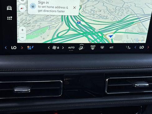 New 2025 Lincoln Aviator 2WD w/ Equipment Group 101A image 21