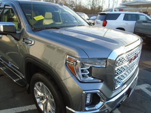 Used 2019 GMC Sierra 1500 SLT w/ SLT Premium Package image 11
