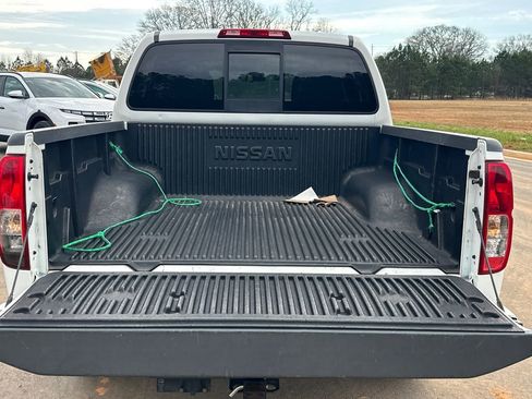 Used 2015 Nissan Frontier Desert Runner RWD image 18