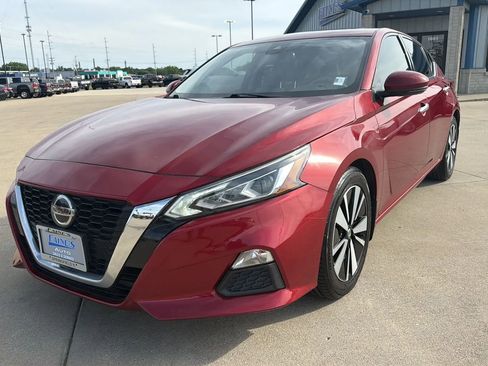 Used 2020 Nissan Altima 2.5 SL FWD image 2