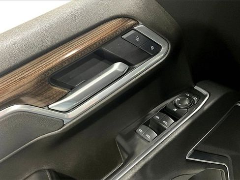 Used 2025 Chevrolet Silverado 1500 LT image 35