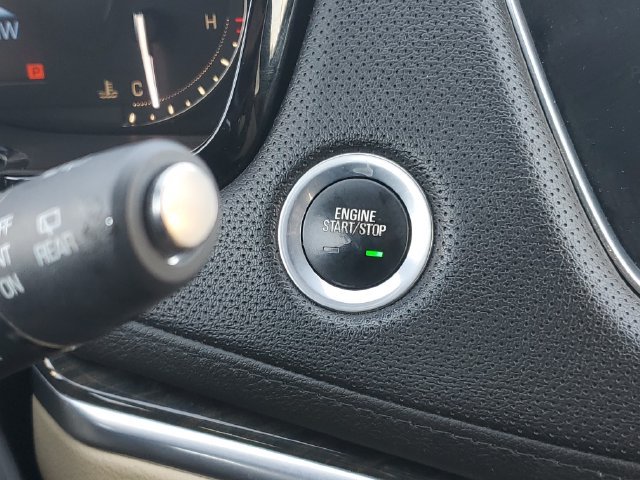 Used 2018 Cadillac XT5 FWD image 24