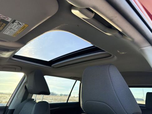 Used 2019 Toyota RAV4 XLE image 5