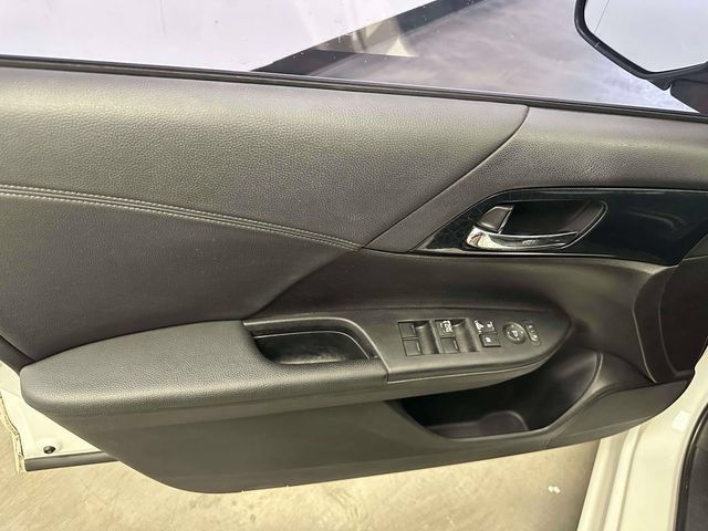 Used 2013 Honda Accord Sport image 25