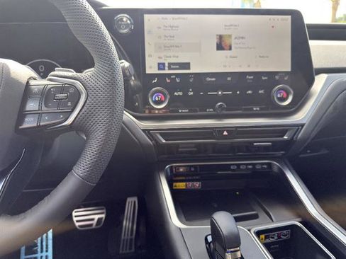 New 2026 Lexus TX 500h AWD image 12