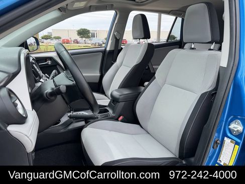 Used 2018 Toyota RAV4 XLE FWD image 27