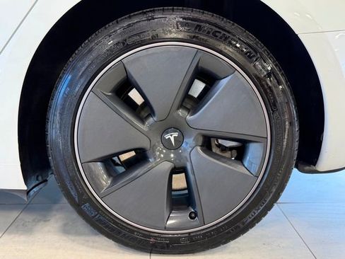 Used 2023 Tesla Model 3 Standard Range image 40