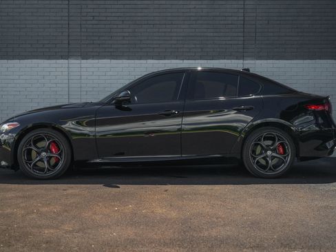 Used 2020 Alfa Romeo Giulia Ti Sport w/ Quick Order Package 22S Sport AWD/4WD image 8