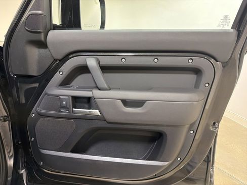 Used 2025 Land Rover Defender 110 S AWD/4WD image 23