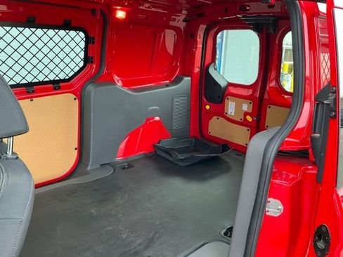 Used 2020 Ford Transit Connect XLT image 12