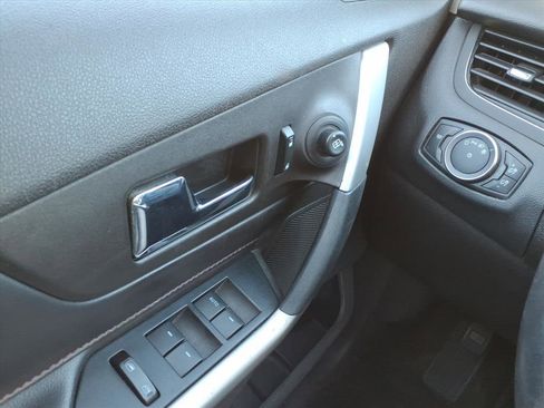 Used 2013 Ford Edge SEL image 19