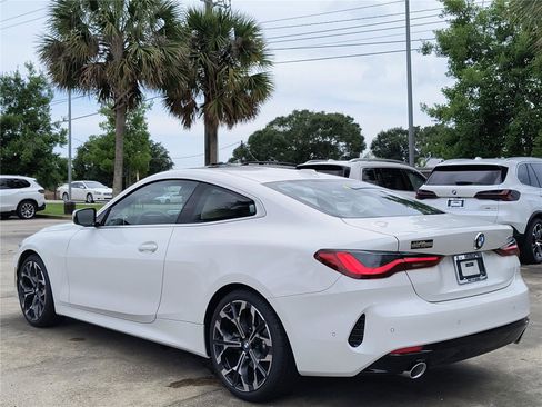 Used 2026 BMW 430i Coupe w/ Premium Package image 3